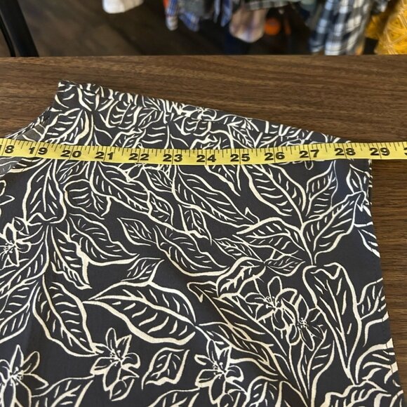 ❤️ Torrid floral flowy Top 2X - Picture 4 of 9